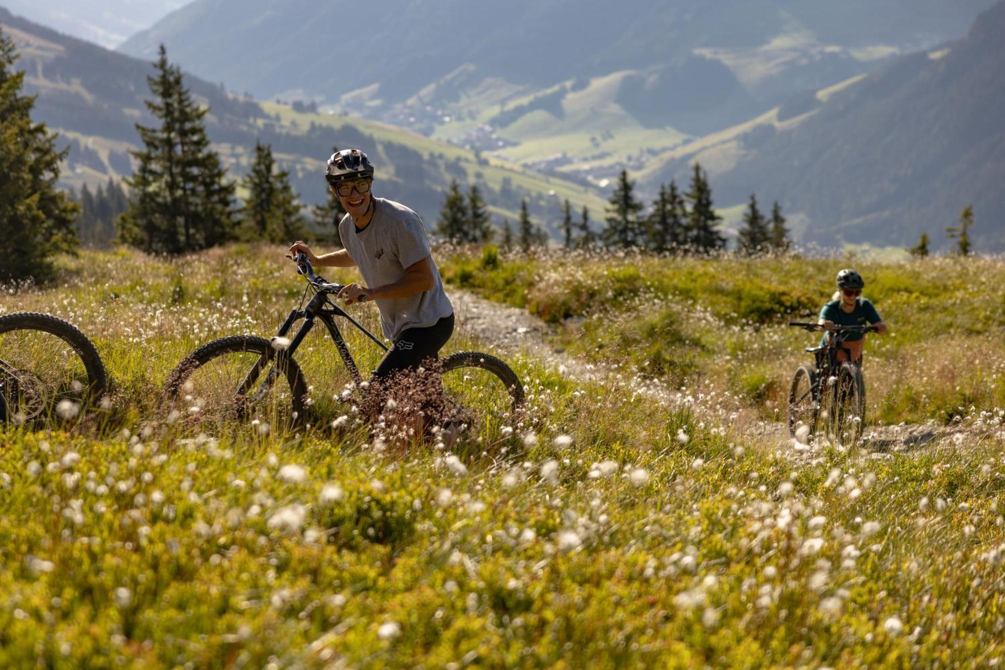 Landhaus Saalbach - Joker Card Included In Summer Bed & Breakfast Exterior foto