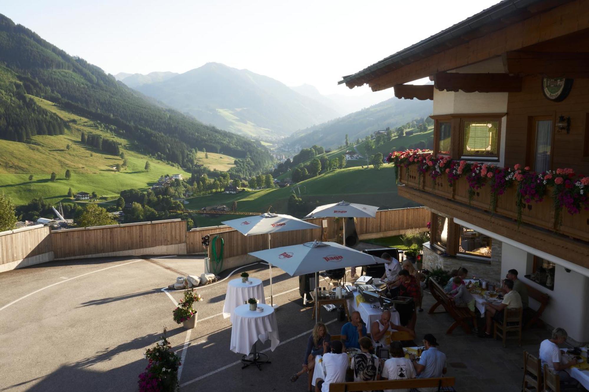 Landhaus Saalbach - Joker Card Included In Summer Exterior foto